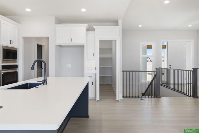 5608 N 213th Street, Elkhorn, NE 68022