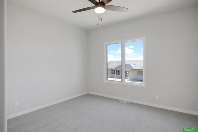 5608 N 213th Street, Elkhorn, NE 68022