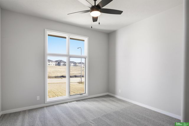 5608 N 213th Street, Elkhorn, NE 68022