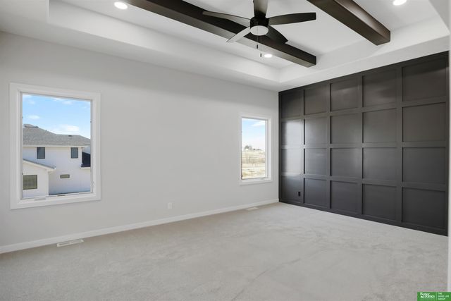 5608 N 213th Street, Elkhorn, NE 68022