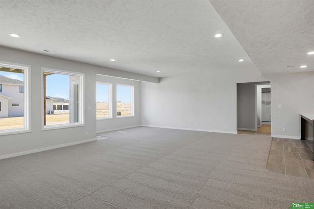 5608 N 213th Street, Elkhorn, NE 68022