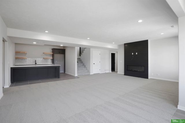 5608 N 213th Street, Elkhorn, NE 68022