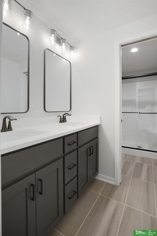 5608 N 213th Street, Elkhorn, NE 68022