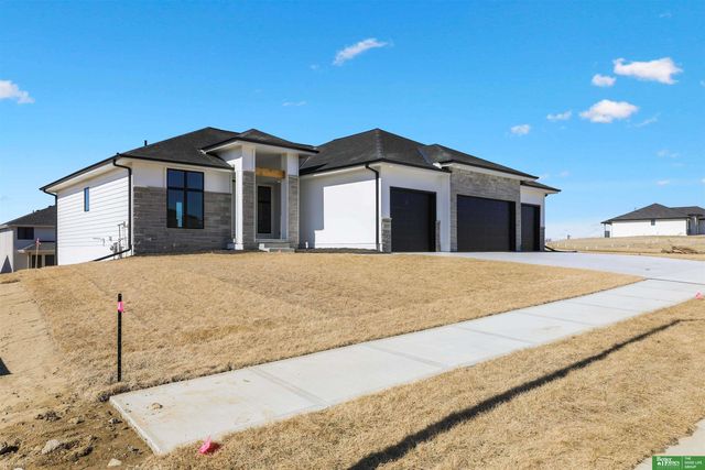 5608 N 213th Street, Elkhorn, NE 68022
