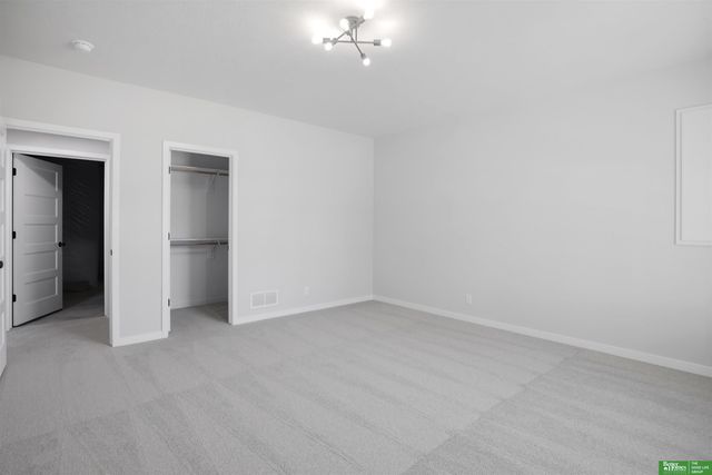 5608 N 213th Street, Elkhorn, NE 68022