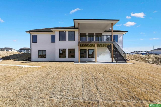 5608 N 213th Street, Elkhorn, NE 68022