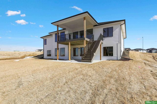 5608 N 213th Street, Elkhorn, NE 68022