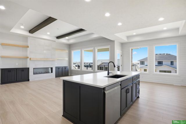 5608 N 213th Street, Elkhorn, NE 68022