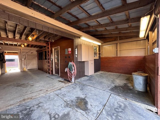 195 DALEVILLE RD, Cochranville, PA 19330