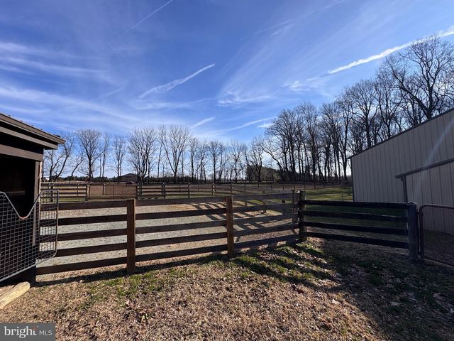 195 DALEVILLE RD, Cochranville, PA 19330