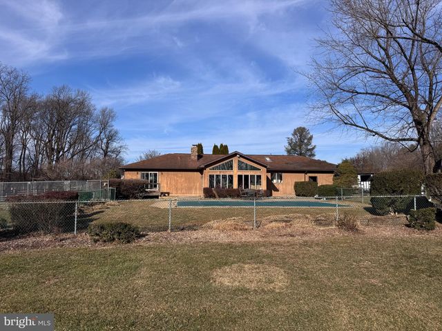 195 DALEVILLE RD, Cochranville, PA 19330