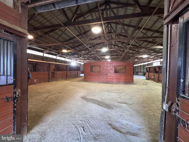 195 DALEVILLE RD, Cochranville, PA 19330