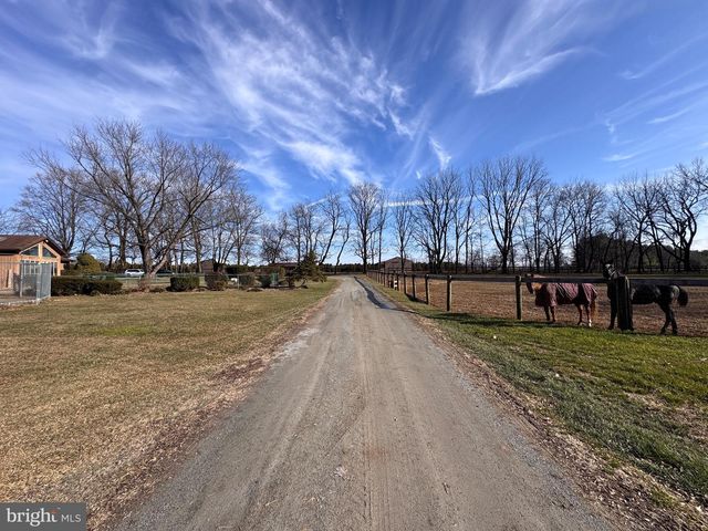195 DALEVILLE RD, Cochranville, PA 19330