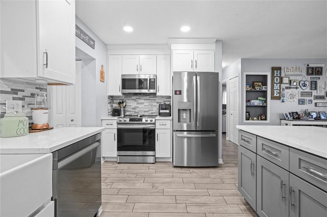 5772 56TH TERRACE N, St Petersburg, FL 33709