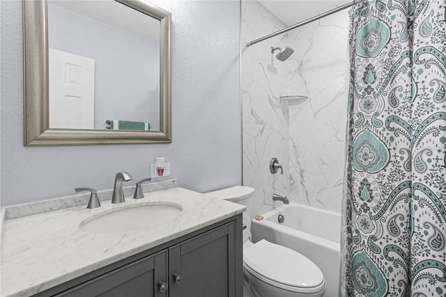 5772 56TH TERRACE N, St Petersburg, FL 33709