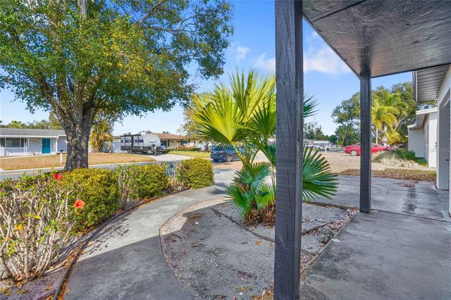 5772 56TH TERRACE N, St Petersburg, FL 33709