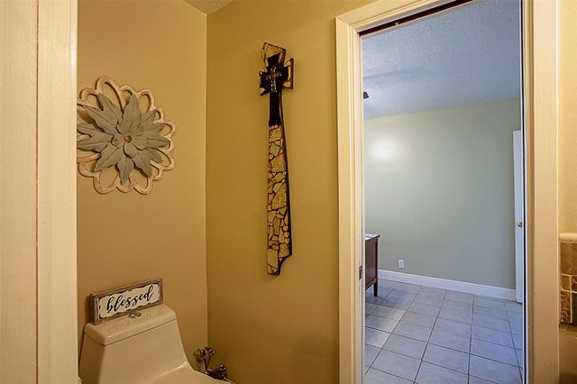 11 Finwick Drive, Orange, TX 77632