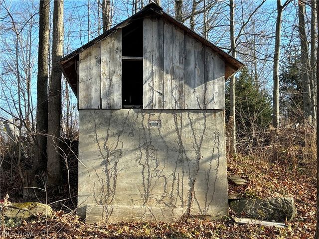 10775 Bell Road, Newbury, OH 44065