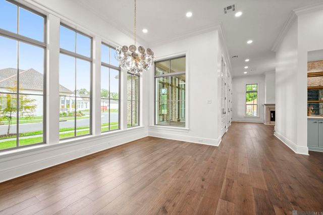 8638 Greenbrier Cove Rd, Saint George, LA 70817