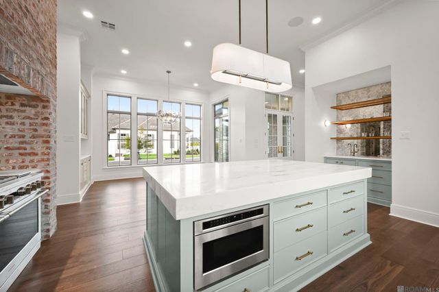 8638 Greenbrier Cove Rd, Saint George, LA 70817