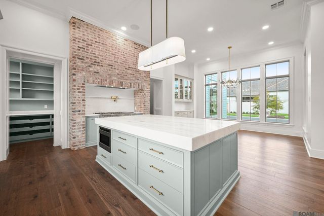 8638 Greenbrier Cove Rd, Saint George, LA 70817