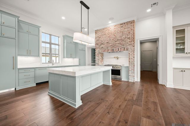 8638 Greenbrier Cove Rd, Saint George, LA 70817