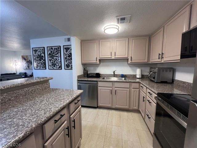 5404 River Glen Drive 353, Las Vegas, NV 89103