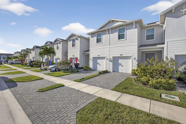 846 SE Grovebush Lane, Port St Lucie, FL 34984