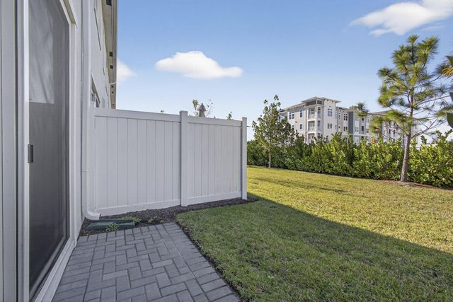 846 SE Grovebush Lane, Port St Lucie, FL 34984