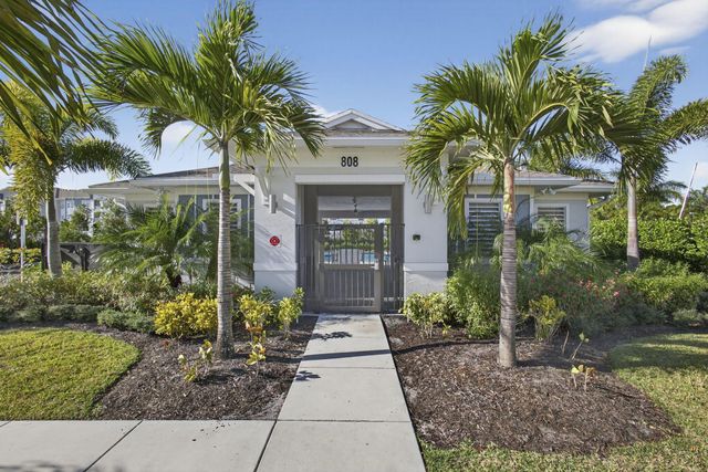 846 SE Grovebush Lane, Port St Lucie, FL 34984