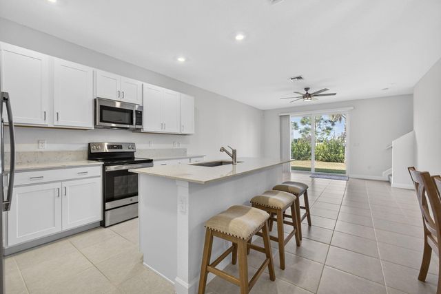 846 SE Grovebush Lane, Port St Lucie, FL 34984