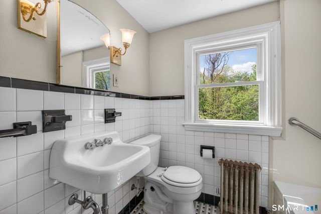 19 High Street, Groton, CT 06340