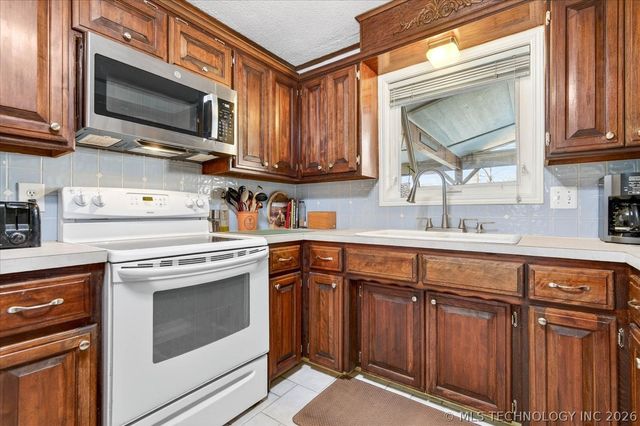 1776 Harned Drive, Bartlesville, OK 74006