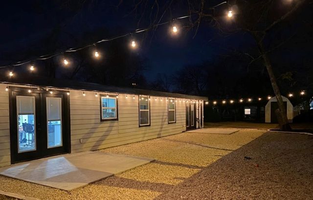 1102 Clayton LN, Austin, TX 78723