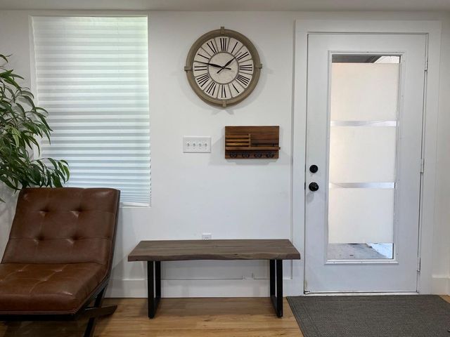 1102 Clayton LN, Austin, TX 78723