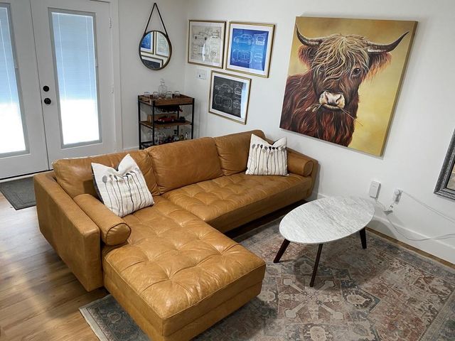 1102 Clayton LN, Austin, TX 78723