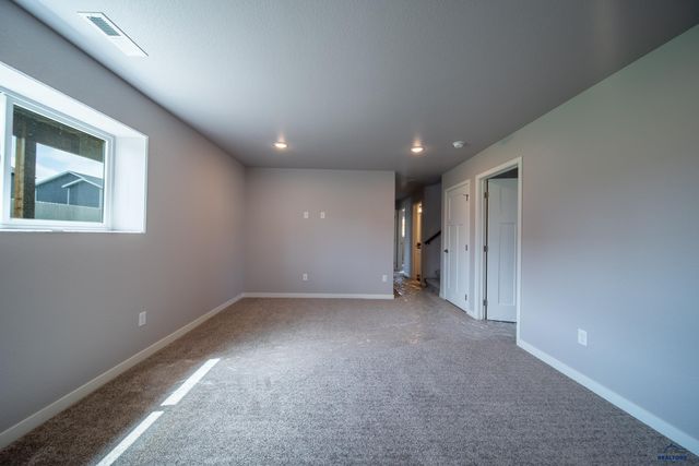 577 ANTIETAM DR, Box Elder, SD 57719