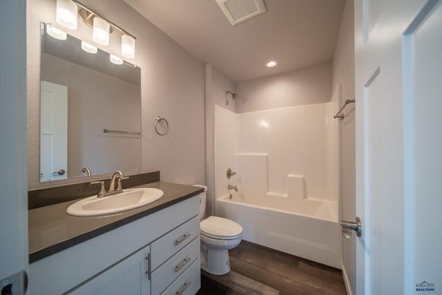 577 ANTIETAM DR, Box Elder, SD 57719