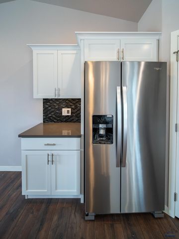 577 ANTIETAM DR, Box Elder, SD 57719