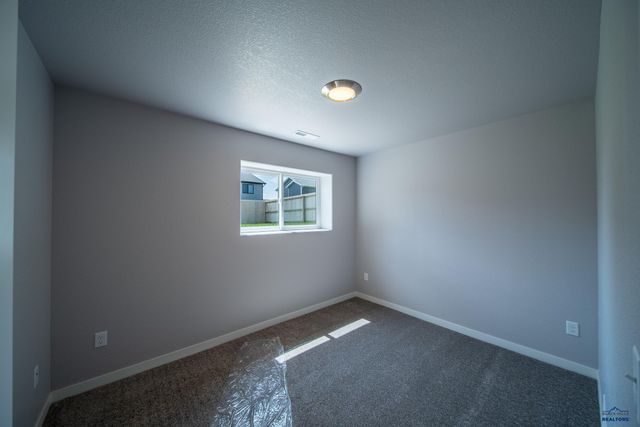 577 ANTIETAM DR, Box Elder, SD 57719