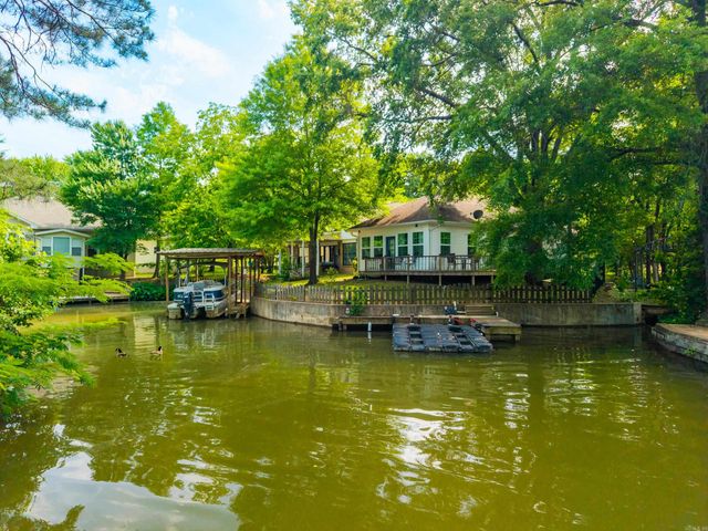 447 Long Beach Drive, Hot Springs, AR 71913