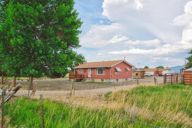 302 W Rocky Rd, Cody, WY 82414 property photo