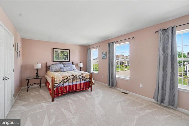 2570 CARRIAGE LN, Dover, PA 17315