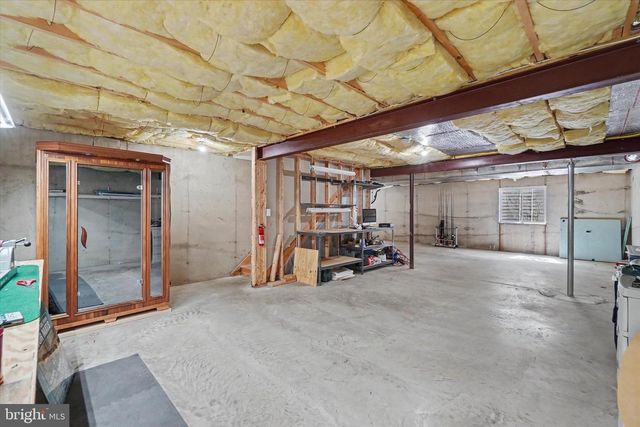 2570 CARRIAGE LN, Dover, PA 17315