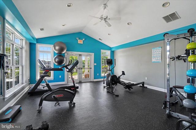 2570 CARRIAGE LN, Dover, PA 17315