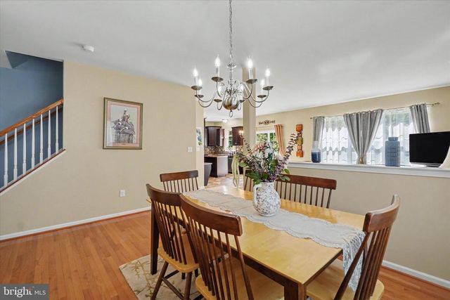 2570 CARRIAGE LN, Dover, PA 17315