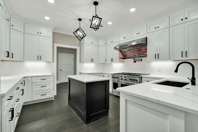 1696 Ridge View Dr, Dalton, GA 30720