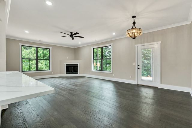 1696 Ridge View Dr, Dalton, GA 30720