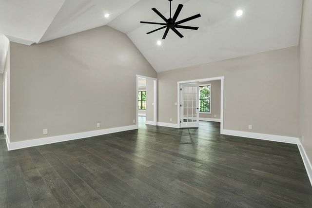 1696 Ridge View Dr, Dalton, GA 30720