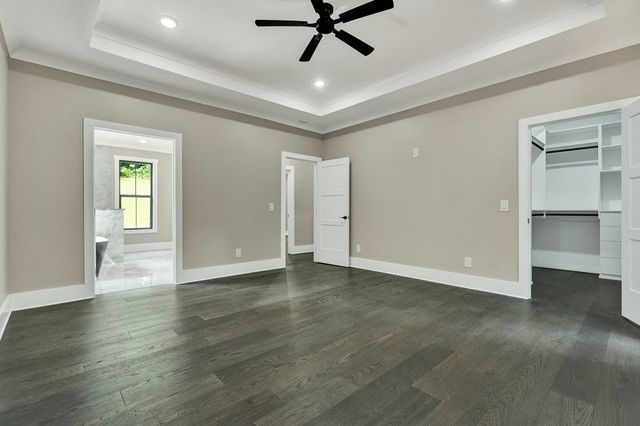 1696 Ridge View Dr, Dalton, GA 30720